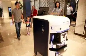 TUG Wayfinding robot